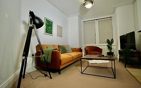 Spacious Two-Bedrooms House, Private Parking, Contractors, Relocators