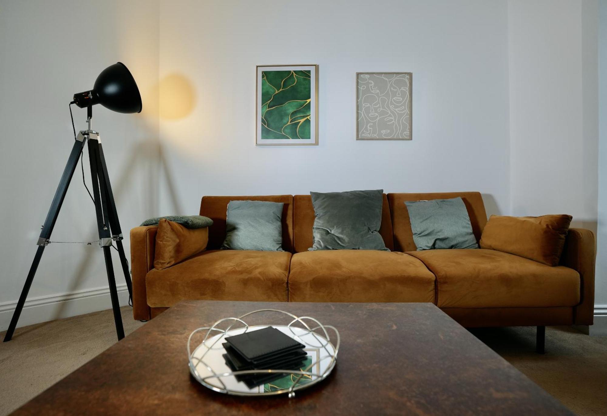 Spacious Two-Bedrooms House, Private Parking, Contractors, Relocators Oxford Exterior photo